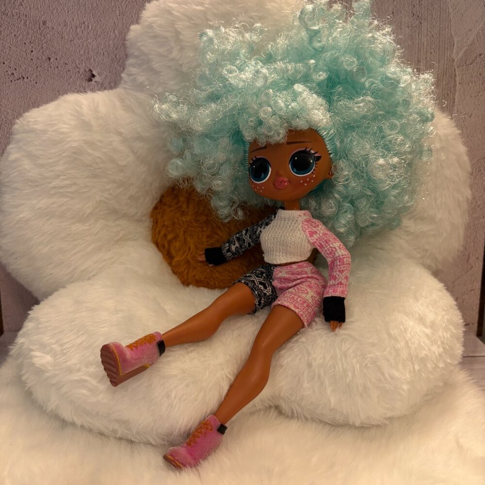 LOL Surprise OMG Winter Chill Series Icy Doll 2019 (SKU: 313TO)